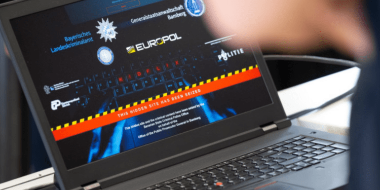 Operațiune globală: Poliția din 38 de țări a închis platforma de pedofilie Kidflix