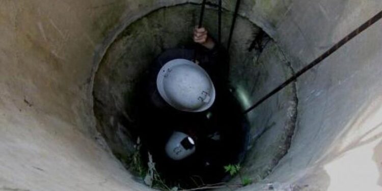 Femeie salvată de pompieri după ce a căzut într-o fântână la Talmaza