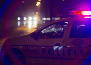 Conflict între vecini pe strada Muncești: Un tânăr a fost înjunghiat și internat în stare gravă