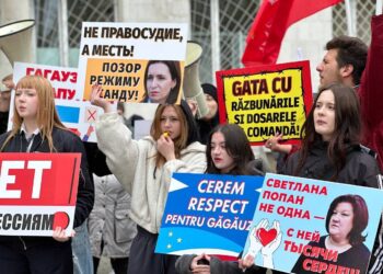Autonomia în pericol: Găgăuzia merge la ambasade să-și apere drepturile |VIDEO