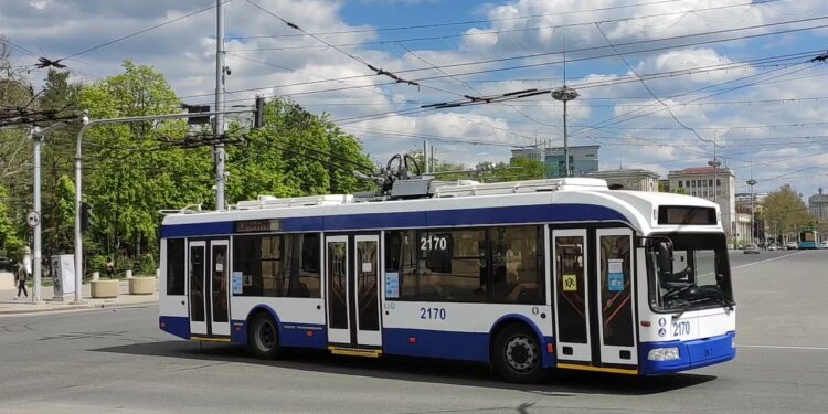 Изменения в графике движения общественного транспорта 1 мая