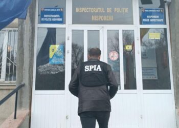 Doi polițiști, reținuți de CNA într-un dosar de corupție la Nisporeni