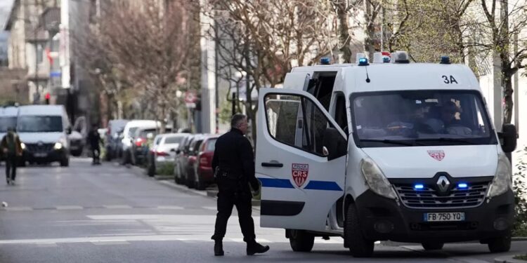Дочь криптовалютного миллионера пытались похитить в Париже в разгар дня