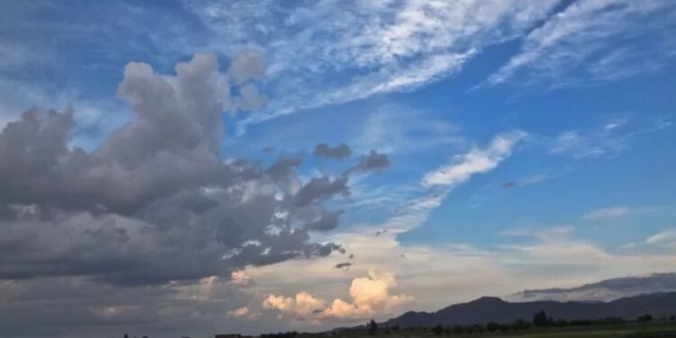 Нестабильная погода 15 мая: Кратковременные дожди и грозы в некоторых регионах