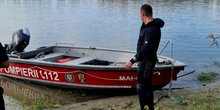 Серьёзная авария на Дунае в жудеце Долж, Румыния. Двух человек ищут после того, как баржа столкнулась с двумя маломерными судами