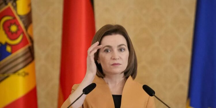 Майю Санду обвиняют в помощи Никушору Дану на выборах в Румынии с использованием админресурса | VIDEO