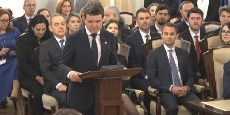 КС Румынии утвердил результаты президентских выборов. Никушор Дан и Илие Боложан приняли участие в церемонии