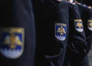 Два таможенника подрались прямо на рабочем месте: момент зафиксировали камеры