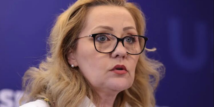Елена Ласкони объявила об отставке с поста председателя партии USR после провала на президентских выборах