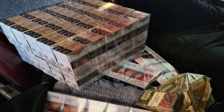 30-летний мужчина был задержан при попытке незаконно ввезти в Румынию партию из 3200 контрабандных сигарет