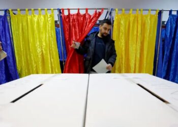 Румыны выбрали своих фаворитов: кто сразится во втором туре выборов президента | VIDEO