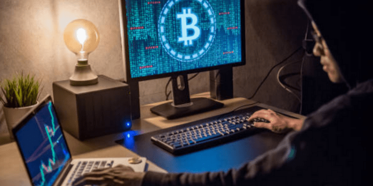 Одна из крупнейших криптоафёр: В США у пенсионера украли 3520 биткоинов на 330 миллионов долларов Больше информации на портале