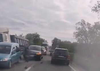 Серьезная авария на Балканском шоссе в столице. В ДТП участвовали два автомобиля и грузовик