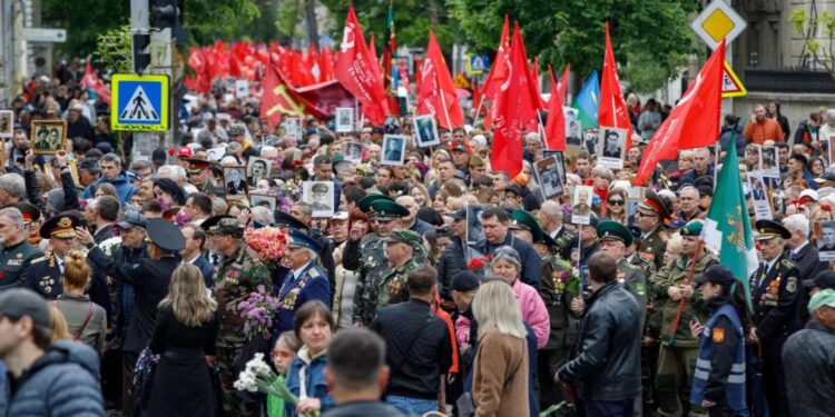 Марш Бессмертного полка пройдёт даже без одобрения властей | VIDEO