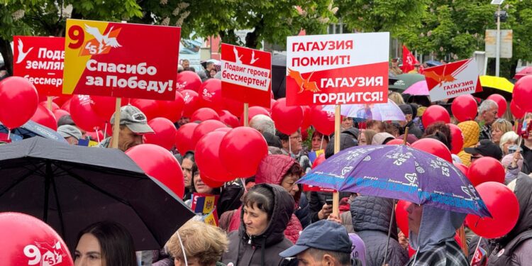 Шествие «Бессмертного полка», возложение цветов и автопробег. Как отметили День Победы в Тараклии | VIDEO