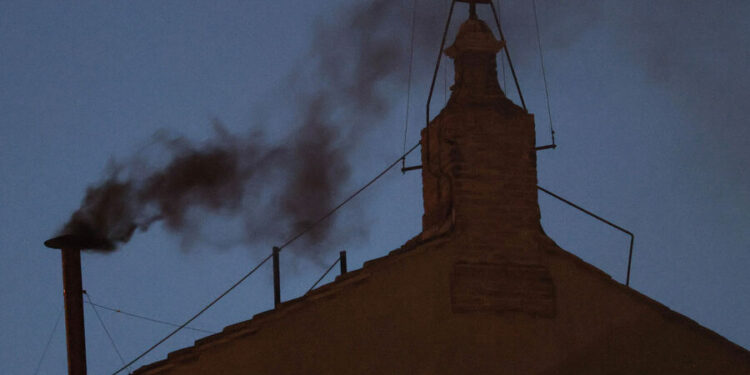 В Ватикане не смогли с первого раза избрать нового папу Римского