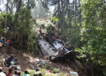 Un autobuz s-a prăbușit de pe o stâncă în Sri Lanka: 21 de persoane au murit