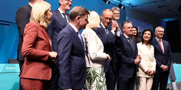 Мерца со второй попытки избрали канцлером Германии