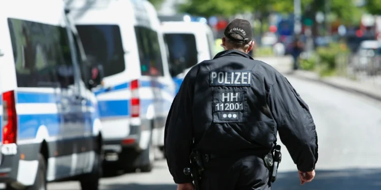 На вокзале Гамбурга 12 человек пострадали после нападения с ножом