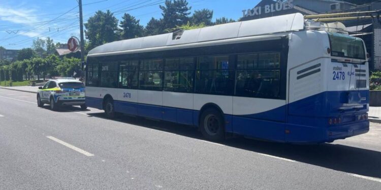 В Кишинёве троллейбус насмерть сбил женщину