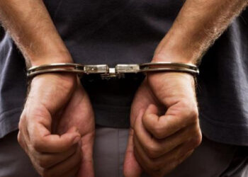 Rețea transnațională de escrocherii distrusă de autoritățile din Chișinău: Doi tineri reținuți pentru fraudă cu prejudiciu de peste 300.000 de euro