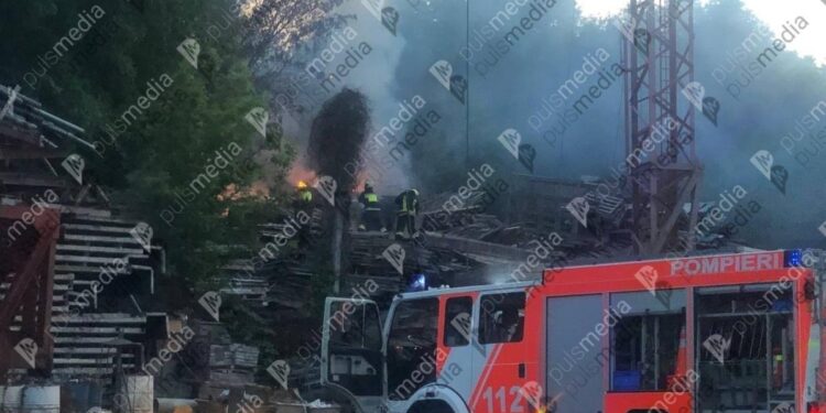 Incendiu la depozitul companiei Urbanconstruct din Chișinău