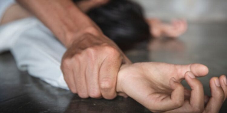 O femeie din Ialoveni, violată în drum spre casă de un consătean. Individul, condamnat la închisoare