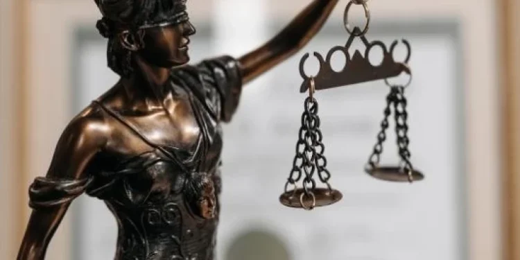 Un judecător, trimis în judecată pentru fals în declarații