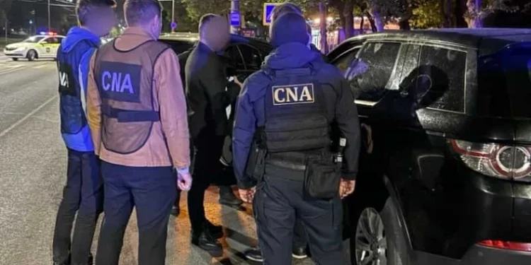 Avocat din Chișinău, reținut pentru trafic de influență: 65.000 de euro pretinși pentru „intervenții” în justiție