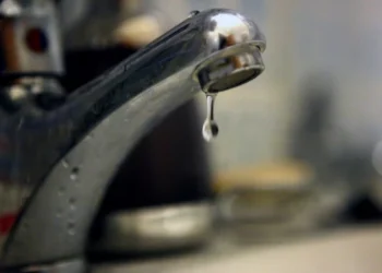 Consumatorii de pe unele străzi din capitală vor rămîne temporar fără apă