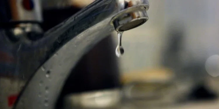 Consumatorii de pe unele străzi din capitală vor rămîne temporar fără apă