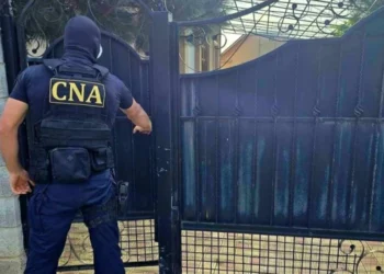 CNA descinde în peste 50 de locații într-un dosar de corupție major