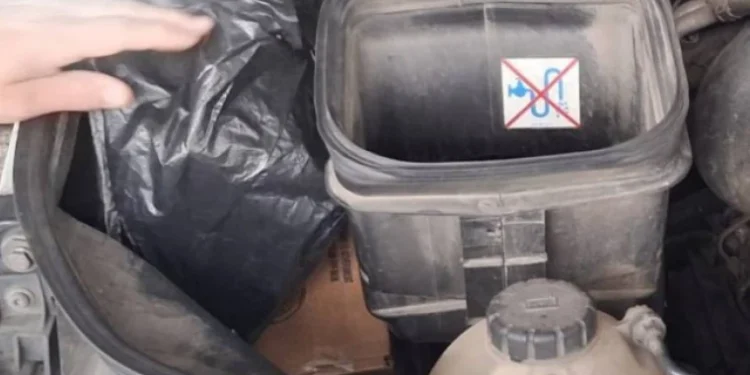 Marfă de mii de euro, ascunsă de control: Un șofer, stopat la vama Leușeni