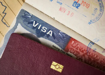 США решили исключить Румынию из программы безвизового режима