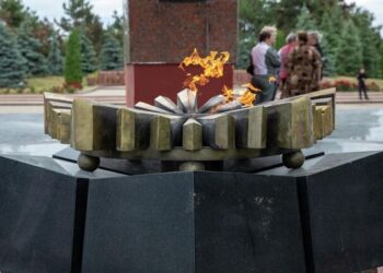 1418 Lumânări aprinse la Memorialul „Eternitate” în cinstea eroilor căzuți în Marele Război pentru Apărarea Patriei |VIDEO