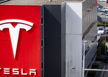 Vânzările Tesla s-au prăbușit în aprilie în majoritatea țărilor din Europa