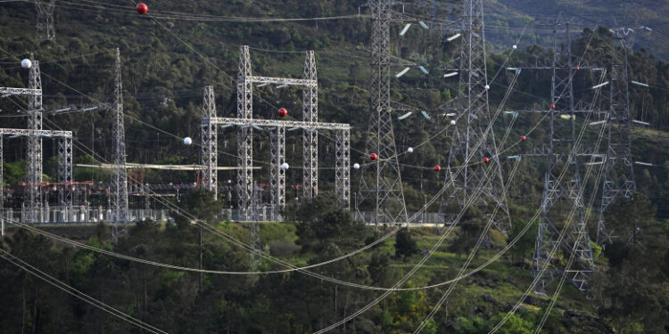 Schimburile de energie între Spania și Portugalia rămân suspendate. Autorităţile încă „nu au nicio idee” ce a provocat pana de curent