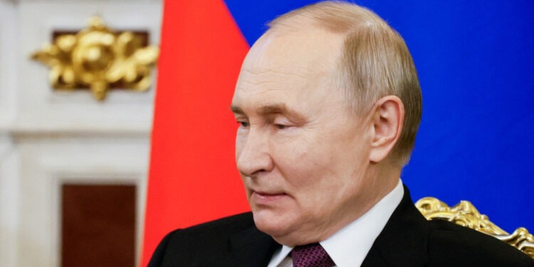 Amistițiul de trei zile anunțat de Putin intră în vigoare la miezul nopţii, deși a fost respins de Zelenski. Mesajul Kremlinului