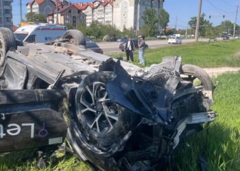 Accident grav pe șoseaua Hîncești. Doi șoferi implicați au fost transportați la spital
