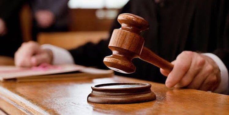 Tânără condamnată pentru o plângere falsă de viol