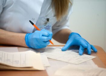 В Молдове за год из системы здравоохранения ушли более 11 тысяч медсестёр