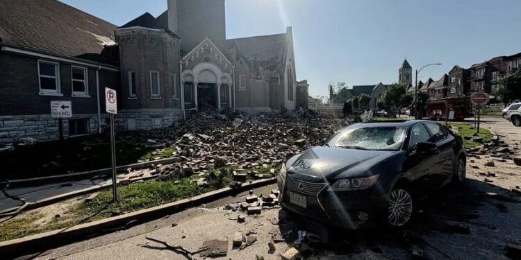 Мощное торнадо в Миссури привело к гибели четырех человек