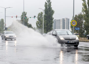 În Moldova se așteaptă vreme instabilă: Vor cădea ploi cu descărcări electrice