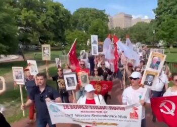 „Regimentul Nemuritor” are loc în întreaga lume, de la SUA până în Japonia, în timp ce autoritățile din Moldova refuză să îl aprobe |VIDEO