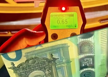 Prins beat la volan, a încercat să mituiască polițiștii cu 750 de euro