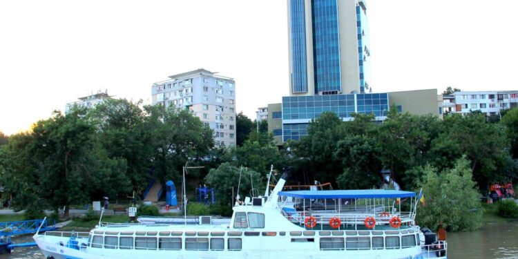 Судно Чаушеску продают на металлолом: цена — 18 тысяч евро