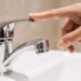 Locuitorii unei străzi din Bălți riscă să rămână fără apă potabilă din cauza unei avarii