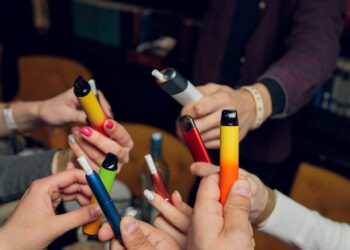 В Молдове онлайн-продажи вейпов для подростков процветают вопреки запретам