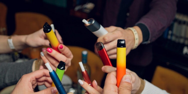 В Молдове онлайн-продажи вейпов для подростков процветают вопреки запретам