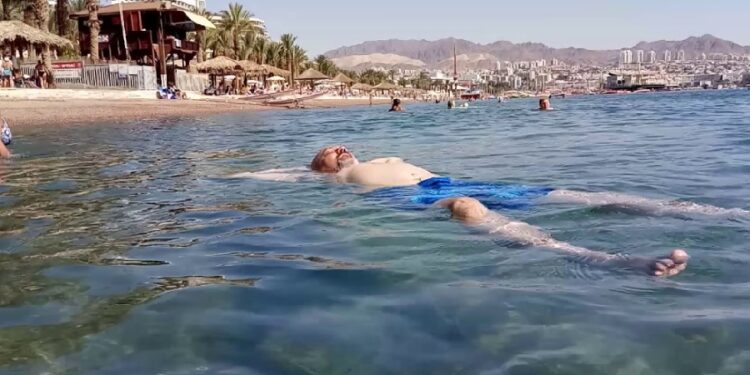 Египет усиливает меры безопасности для туристов после нападений акул